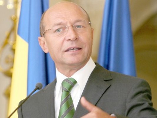 Băsescu, dispus să demisioneze dacă este revizuită Constituţia